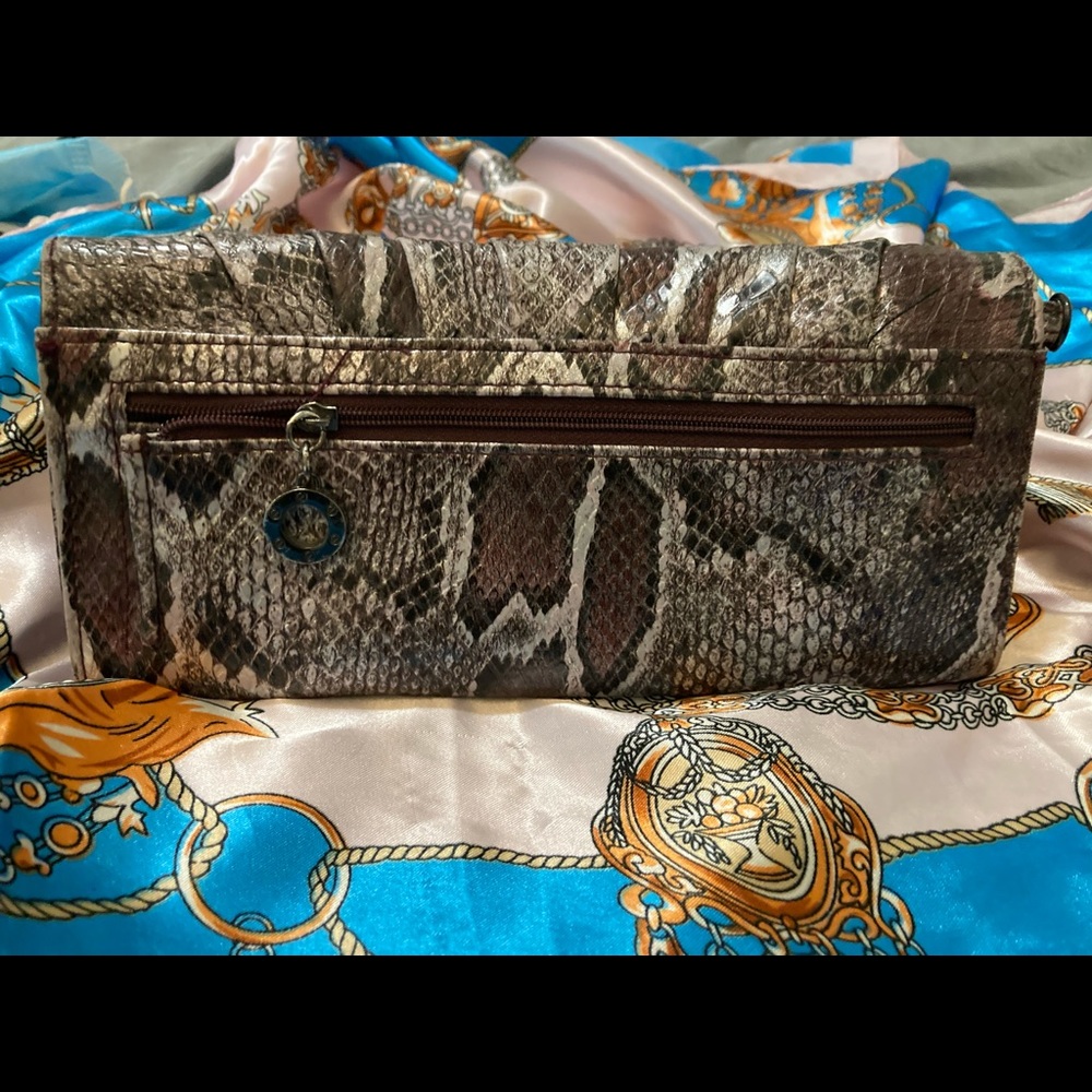Purse - Picture 2 of 7